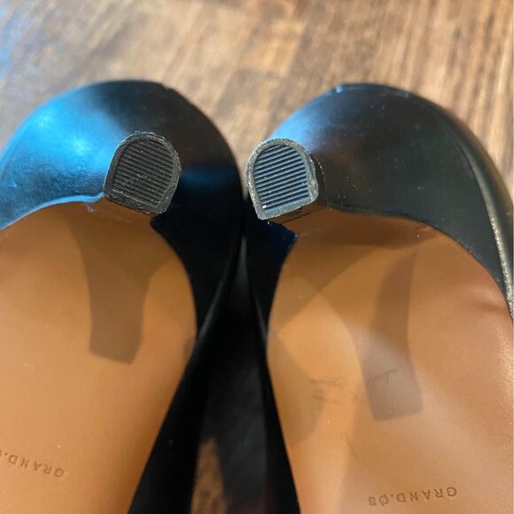 Cole Haan Black Leather Kitten Heel Pumps 8 Pointed Toe Interview Outfit Women - Picture 4 of 5